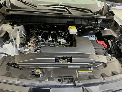 Used 2025 Nissan Pathfinder SV image 35