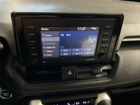 Used 2021 Toyota RAV4 XLE image 17