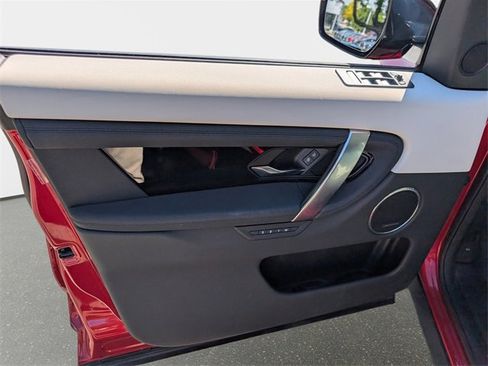 Used 2024 Land Rover Discovery Sport S image 18