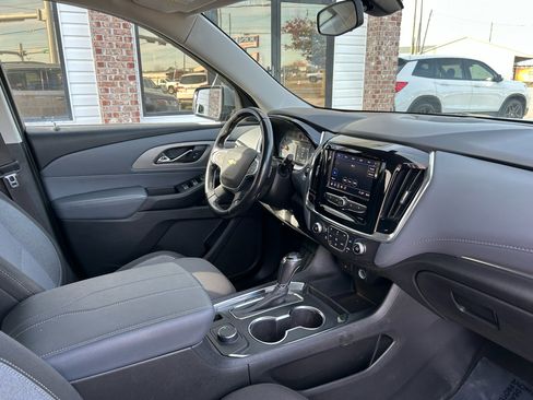 Used 2020 Chevrolet Traverse LT image 38
