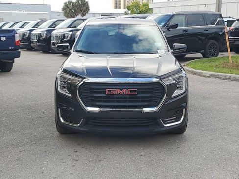 Used 2024 GMC Terrain SLE image 10