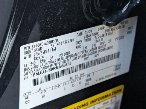 Used 2024 Ford Expedition XLT image 30