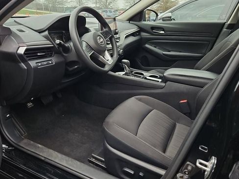 Used 2024 Nissan Altima 2.5 SV image 15