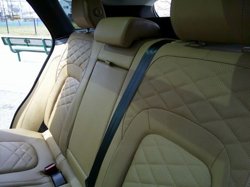 Used 2023 Jaguar F-PACE S image 72