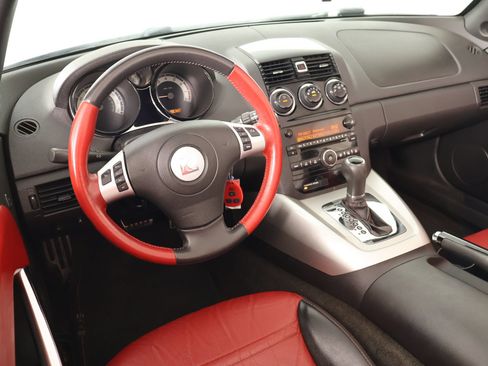 Used 2009 Saturn Sky Red Line RWD image 2