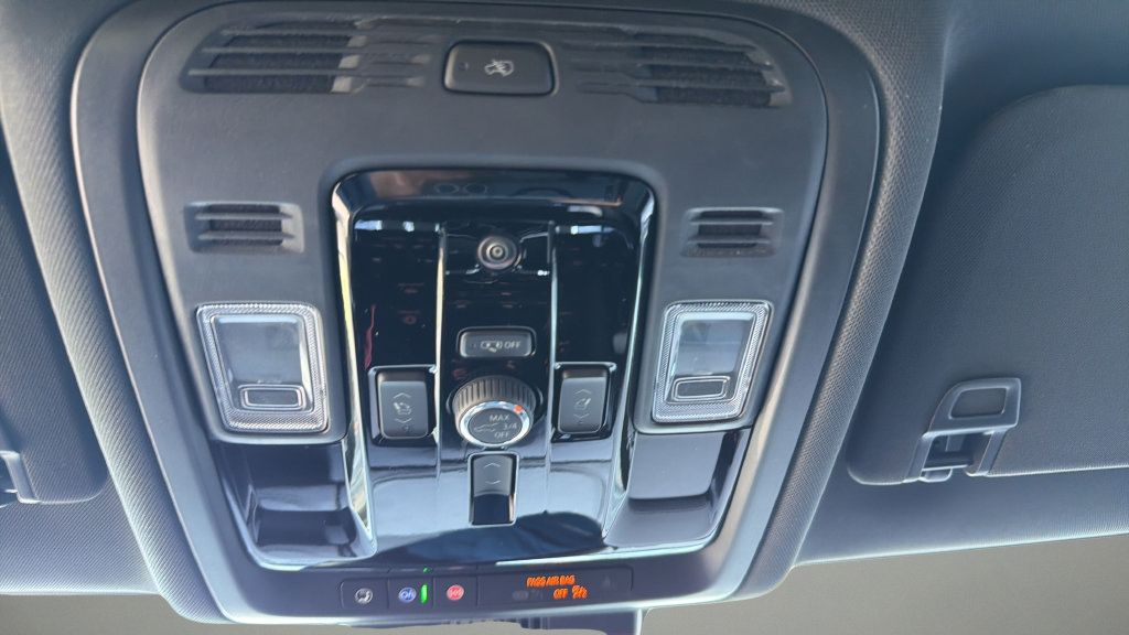 Used 2026 GMC Yukon XL AT4 w/ Premium Trailering Package AWD/4WD image 27