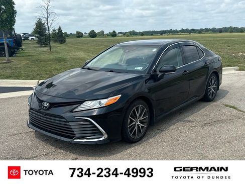 Used 2024 Toyota Camry XLE w/ Navigation Package FWD image 1