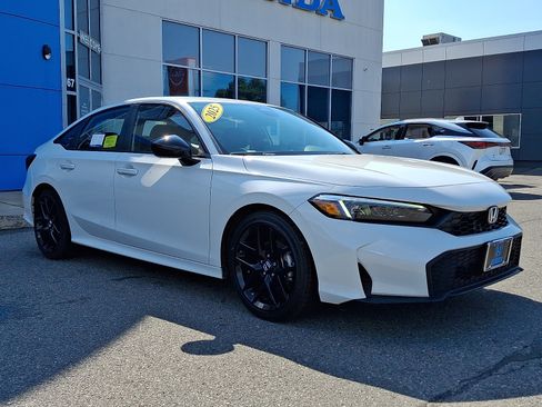 Used 2025 Honda Civic Sport image 3