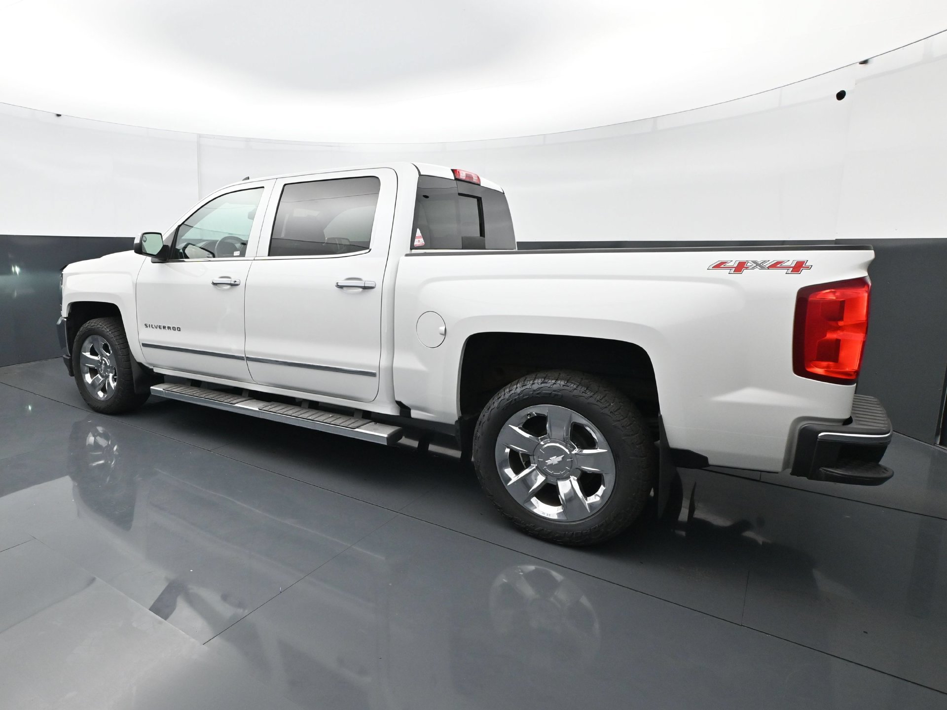 Used 2016 Chevrolet Silverado 1500 LTZ w/ Sport Package AWD/4WD image 4