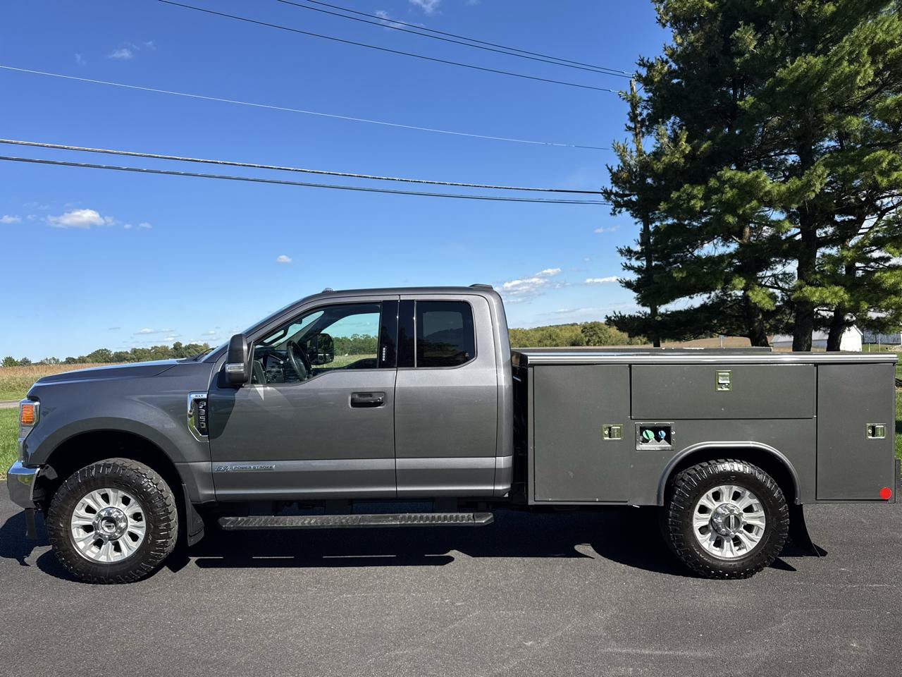 Used 2022 Ford F350 XLT w/ XLT Value Package AWD/4WD image 3