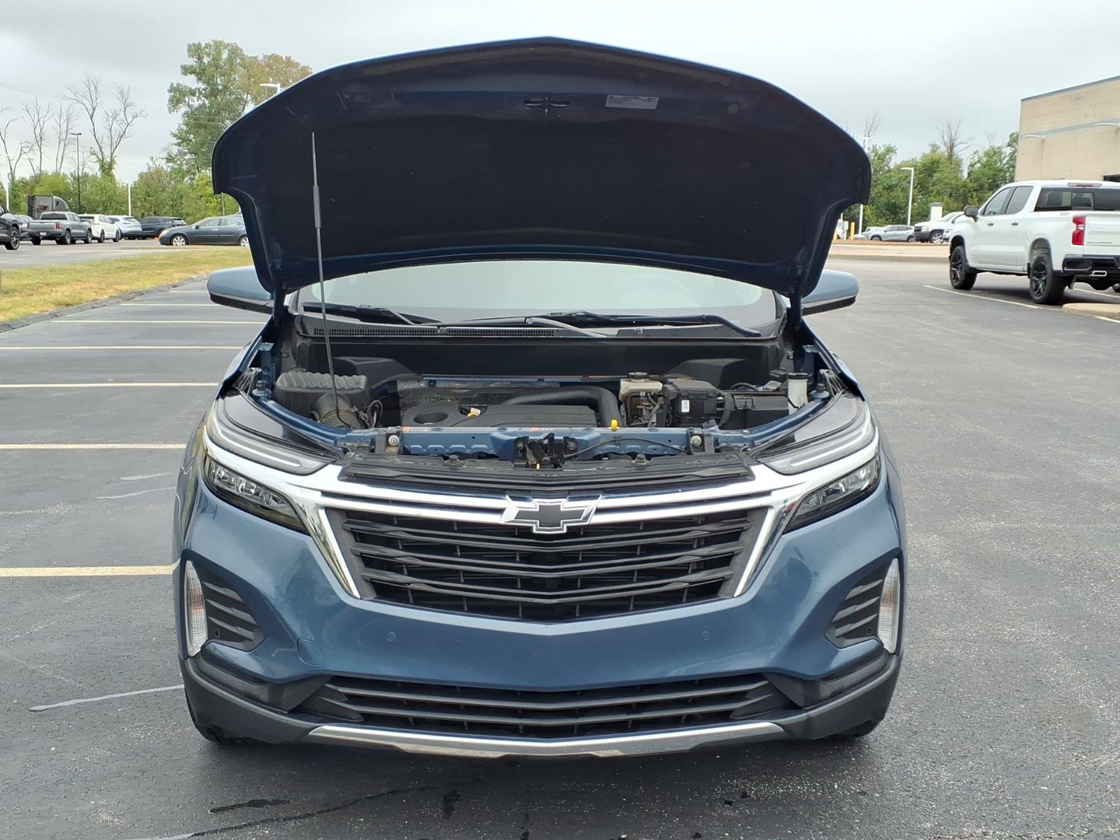 Used 2024 Chevrolet Equinox LT FWD image 32