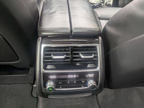 Used 2016 BMW 750i xDrive 750i xDrive image 22