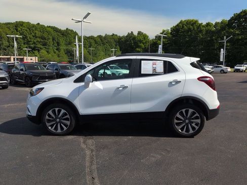 Used 2022 Buick Encore Preferred AWD/4WD image 8