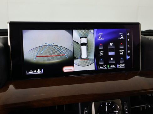 Used 2018 Lexus LX 570 4WD w/ Luxury Package image 6