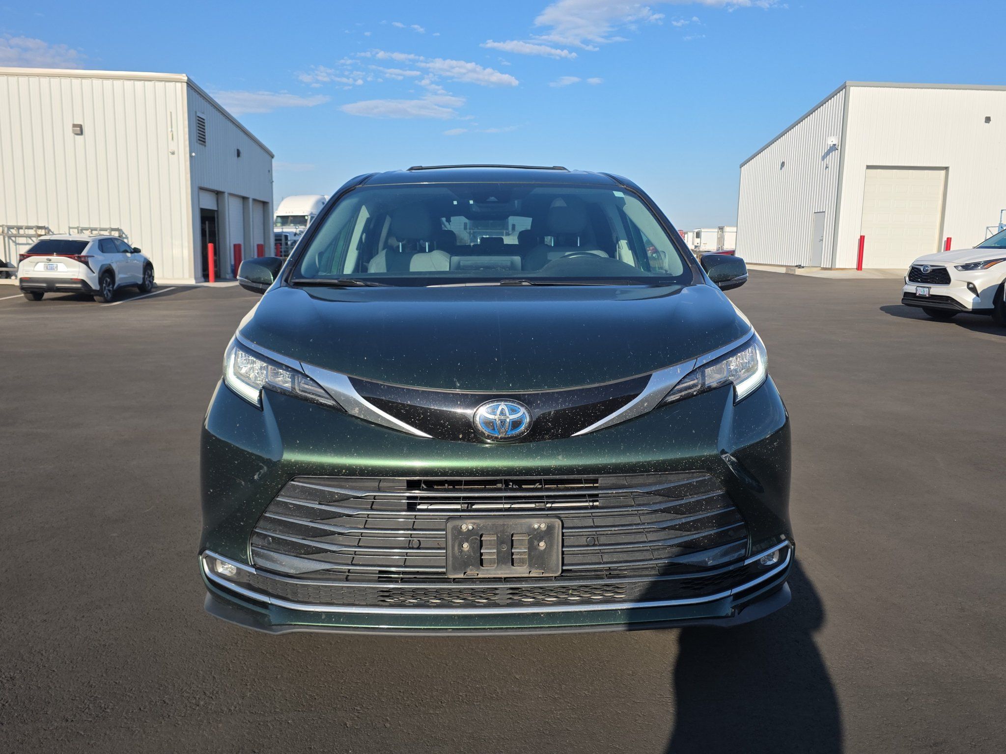 Certified 2023 Toyota Sienna Limited AWD/4WD image 2