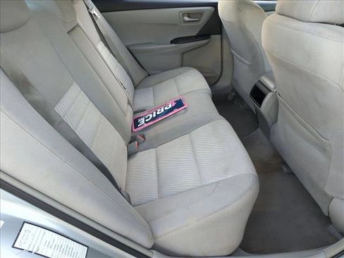 Used 2015 Toyota Camry LE FWD image 18