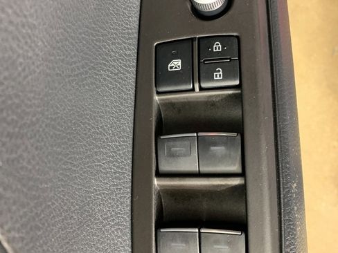 Used 2022 Toyota Camry XSE image 17