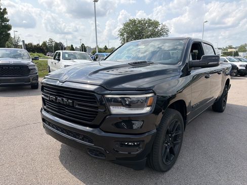 Used 2023 RAM 1500 Laramie AWD/4WD image 4
