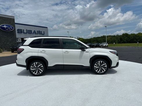 Used 2026 Subaru Forester Touring w/ Touring Hybrid Package AWD/4WD image 8