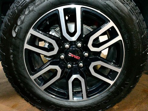 Used 2025 GMC Sierra 1500 AT4 w/ AT4 Premium Package image 67