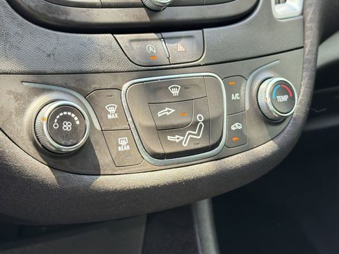 Used 2024 Chevrolet Malibu RS FWD image 23