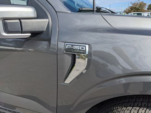 Used 2022 Ford F150 Lariat w/ Trailer Tow Package image 11