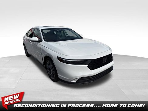Used 2024 Honda Accord EX image 1