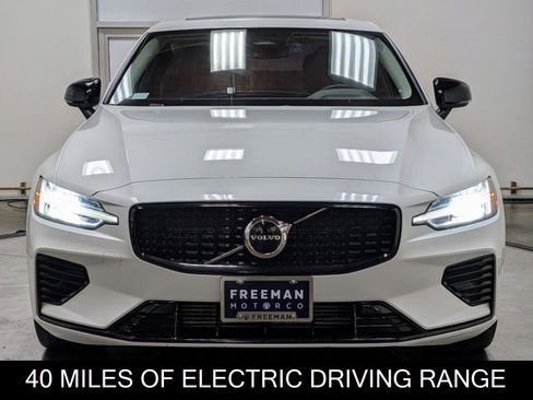 Used 2023 Volvo S60 T8 Core image 3