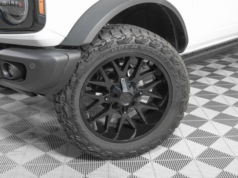 Used 2023 Ford Bronco Wildtrak image 29