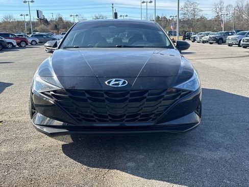 Used 2023 Hyundai Elantra SEL image 4