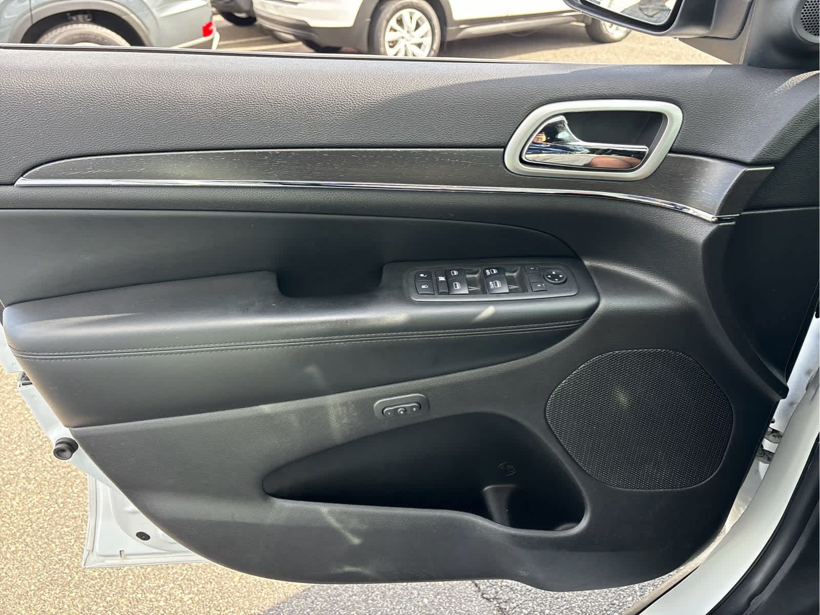 Used 2018 Jeep Grand Cherokee Limited AWD/4WD image 24