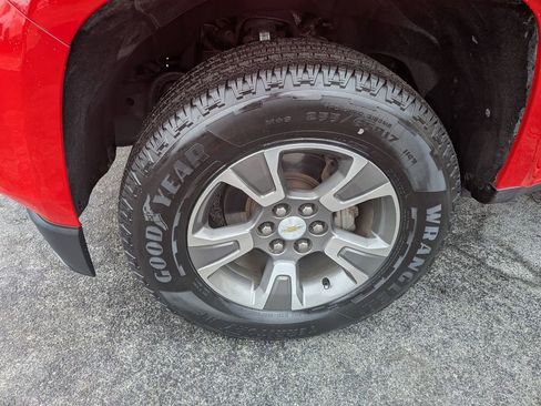 Used 2017 Chevrolet Colorado Z71 image 9