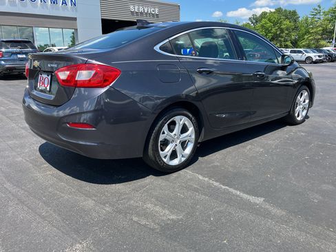 Used 2017 Chevrolet Cruze Premier FWD image 6