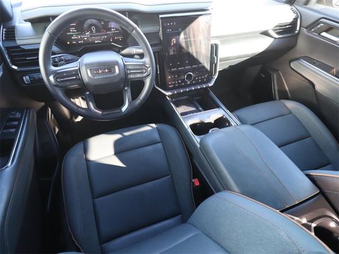 Used 2024 GMC Acadia AT4 w/ Luxury Package image 6