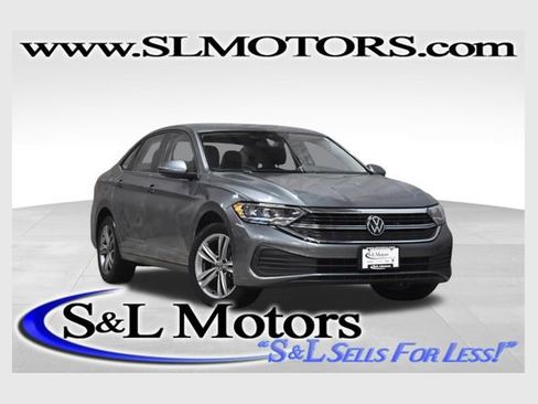Used 2024 Volkswagen Jetta SE image 1