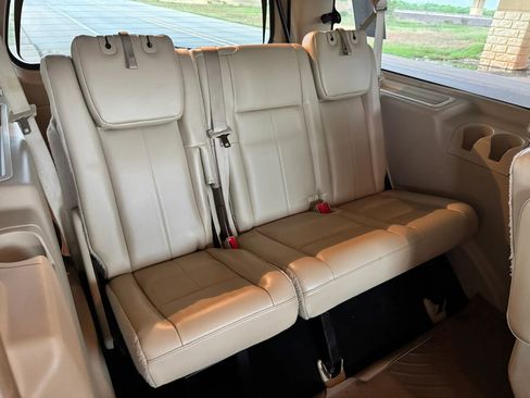 Used 2017 Ford Expedition EL Limited w/ Equipment Group 301A RWD image 29