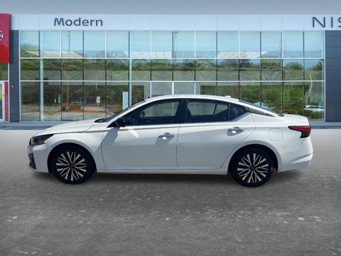 Certified 2024 Nissan Altima 2.5 SV FWD image 8