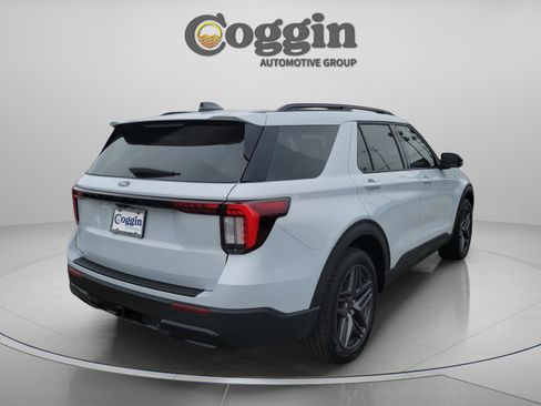 New 2026 Ford Explorer ST-Line w/ ST-Line Street Pack image 3