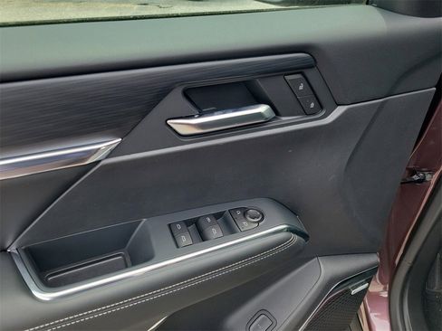 New 2025 GMC Acadia Elevation w/ Super Cruise Package image 9