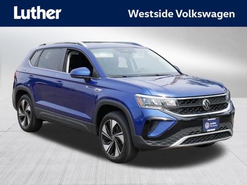 Certified 2024 Volkswagen Taos SE AWD/4WD image 1