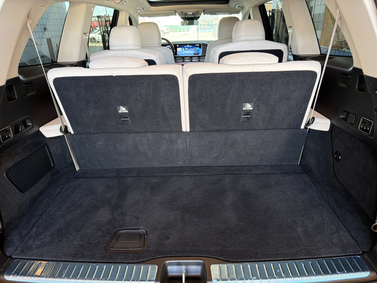Used 2024 Mercedes-Benz GLS 450 4MATIC image 15