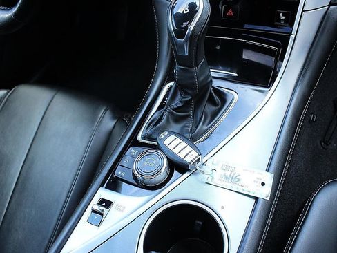 Used 2019 INFINITI Q60 3.0t Luxe w/ Essential Package image 17