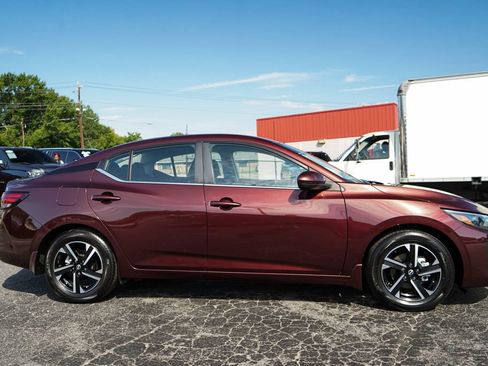 Used 2025 Nissan Sentra SV w/ Trunk Package FWD image 2