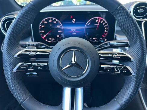 Used 2025 Mercedes-Benz GLC 350e 4MATIC image 27
