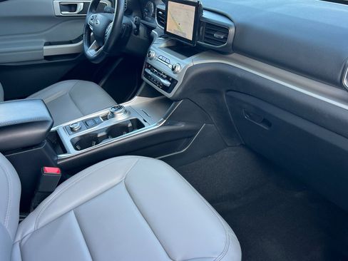 Used 2021 Ford Explorer XLT w/ Equipment Group 202A image 19