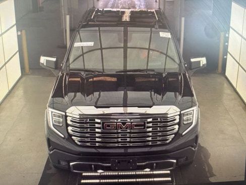 Used 2025 GMC Sierra 1500 Denali AWD/4WD image 11