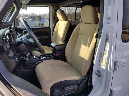 Used 2020 Jeep Wrangler Unlimited Sport image 2