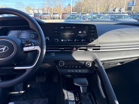 New 2026 Hyundai Elantra Hybrid FWD image 19