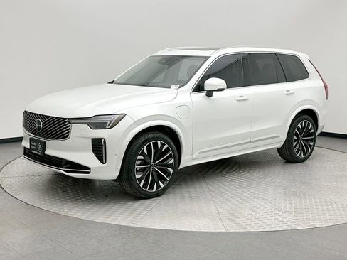Certified 2025 Volvo XC90 T8 Ultra w/ Lounge Package image 1