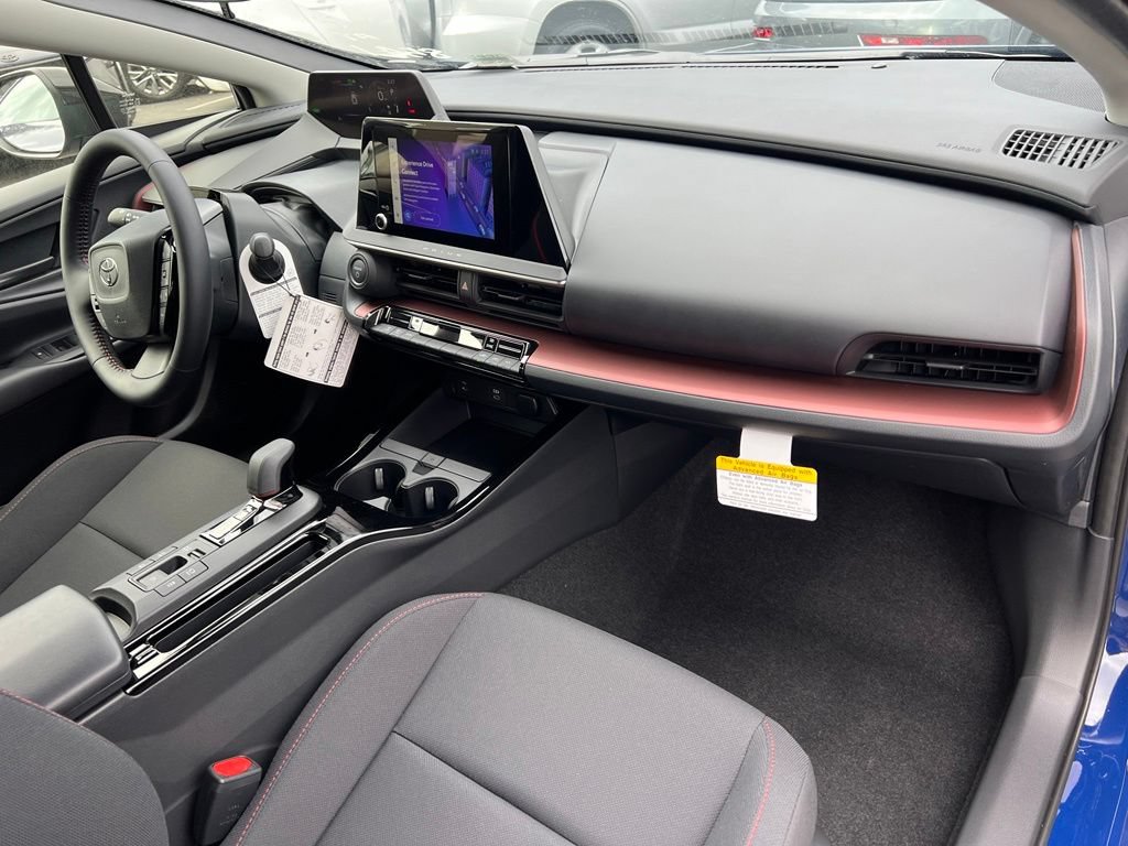 New 2027 Toyota Prius Plug-In Hybrid FWD image 18